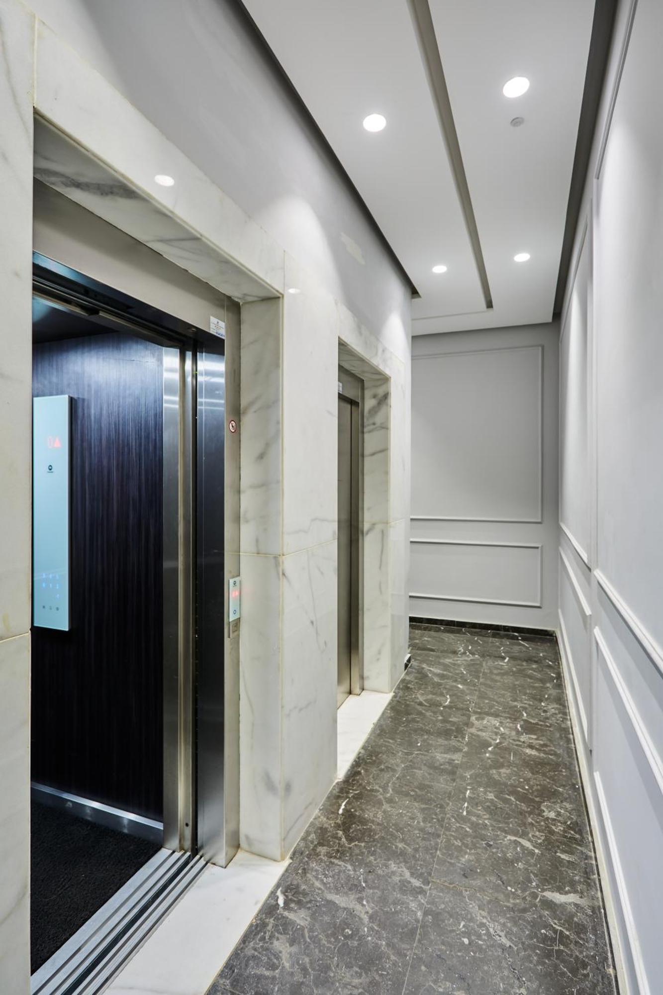 Апартаменти Sleek And Modern 2-Bed Unit In Downtown Casa Касабланка Екстер'єр фото